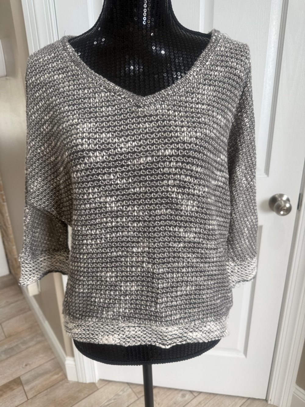Kut from the Kloth Marled V-Neck Sweater in Gray and Cream